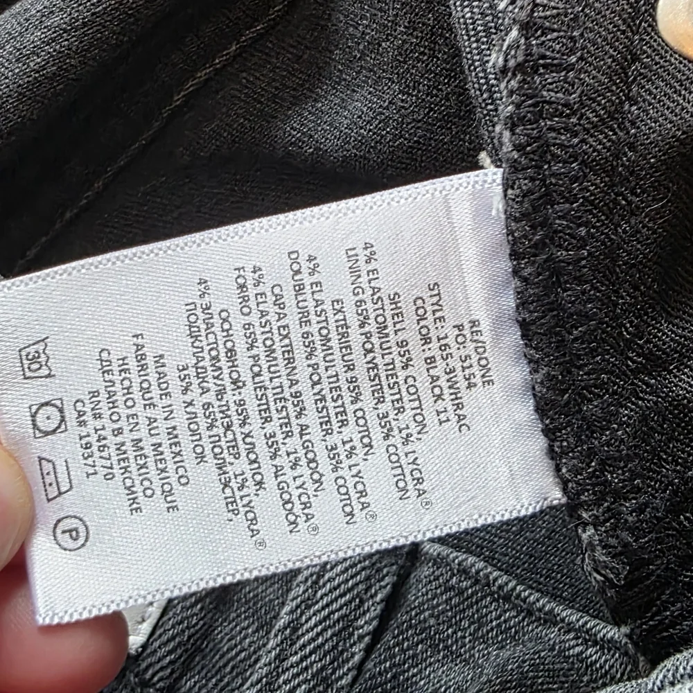 RE/DONE Black Raw Hem Button Fly Jeans Size 26 High Rise Cropped Designer Denim
